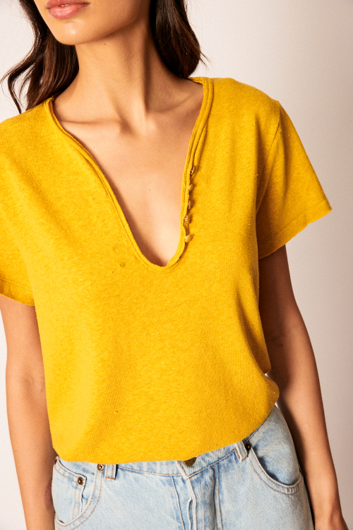 CAMISETA ANTONELLA BOTOES V26